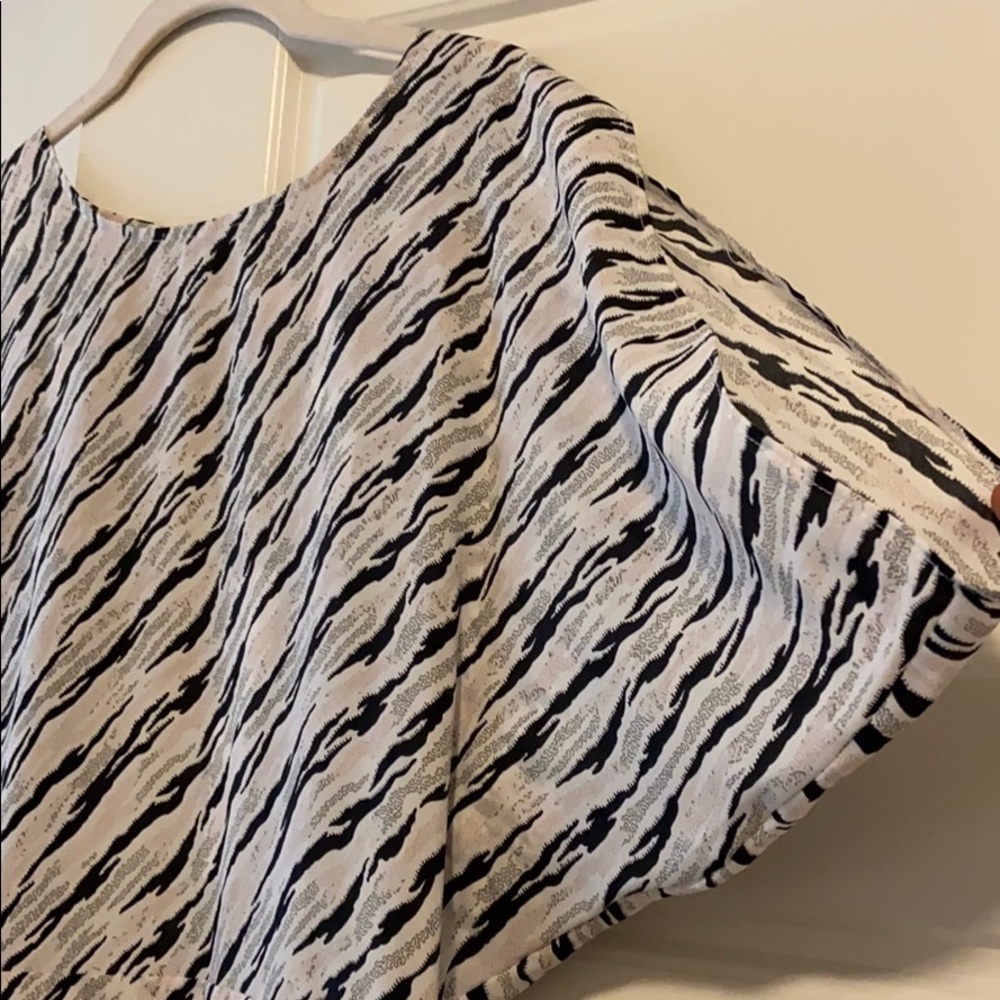 Bcbg open back white and black minidress - Picture 6 of 12
